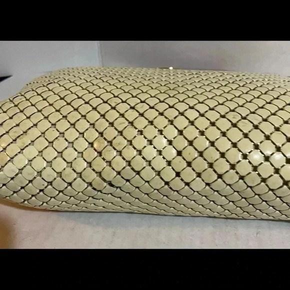 Whiting & Davis vintage beige metal handle handbag - Picture 4 of 10